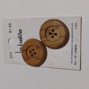 5/$15 Wooden Buttons La Petite 277